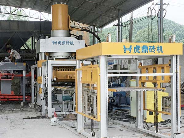 PC仿石磚機(jī)設(shè)備 PC仿石磚機(jī)設(shè)備